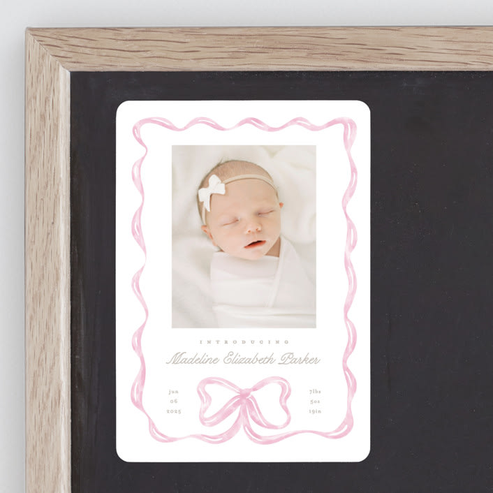 "Squiggle bow" - Birth Announcements in Peony by Creo Study - Front