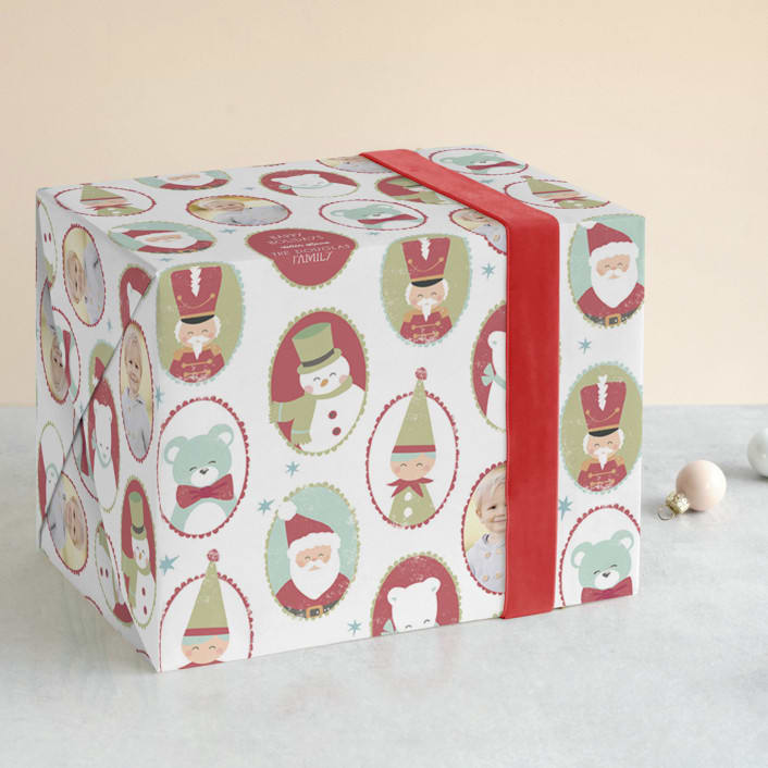 "Funny Frames" - Personalized Wrapping Paper in Christmas Lights by peetie design - Front