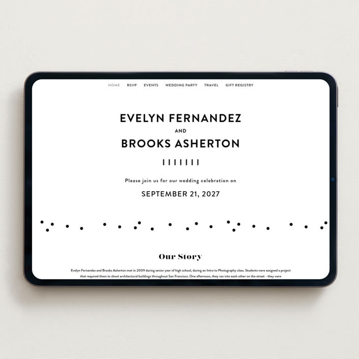"Make it official" - Wedding Website in Panda by Lea Delaveris - Desktop Design