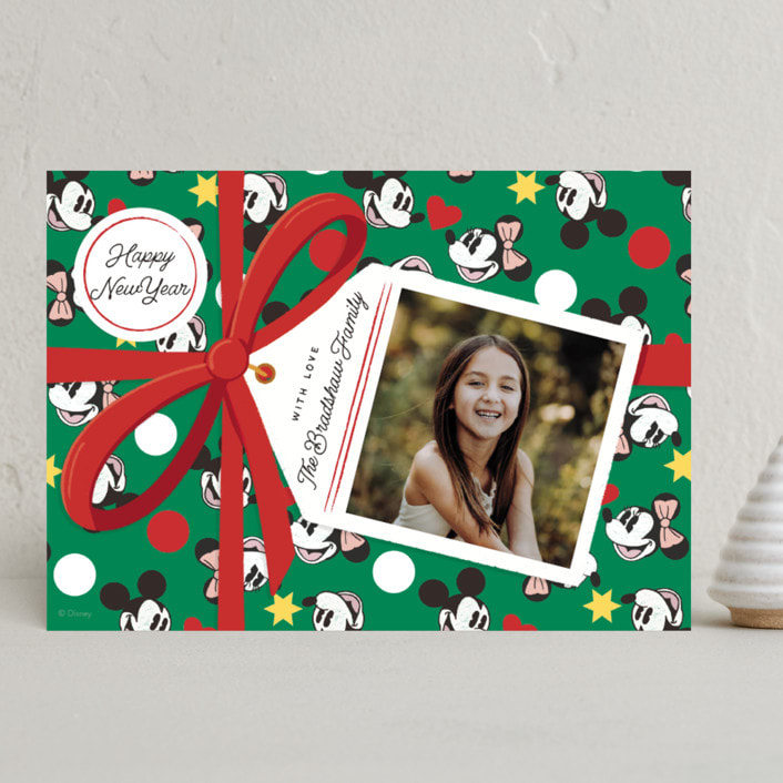 "Disney's Mickey & Minnie Gift Box" - Holiday Cards in Wreath by Becky Nimoy - Front