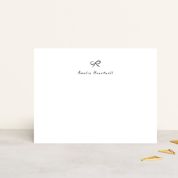 "lil bow" - Personalized Stationery Cards in Noir by Gwen Bedat - Front