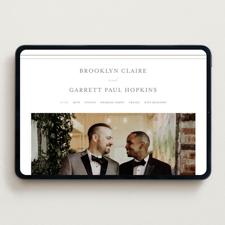 "Overlapping" - Wedding Website in Cotton by Amy Kross - Desktop Design
