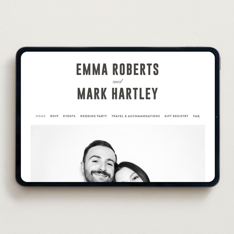 "bold & elegant" - Wedding Website in Soft Black by Sumak Studio - Desktop Design