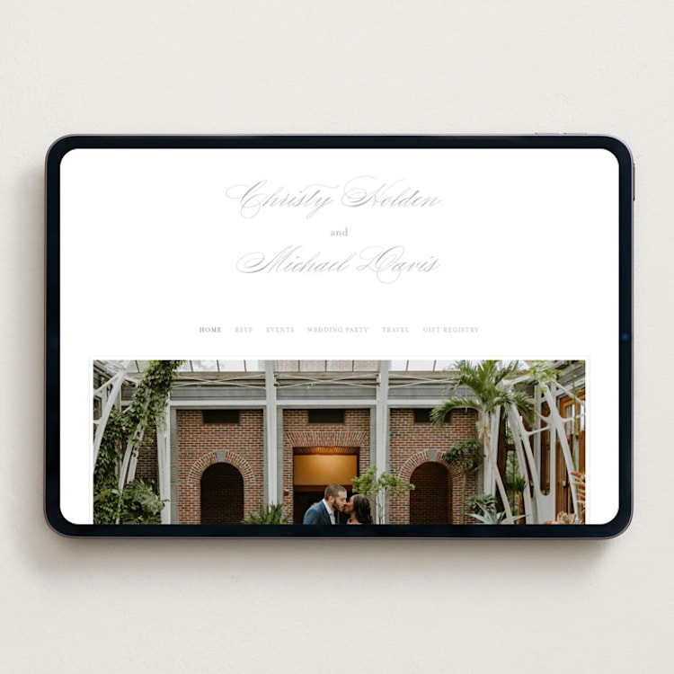 "Monogrammed eternity" - Wedding Website in Matte Silver by Creo Study - Desktop Design
