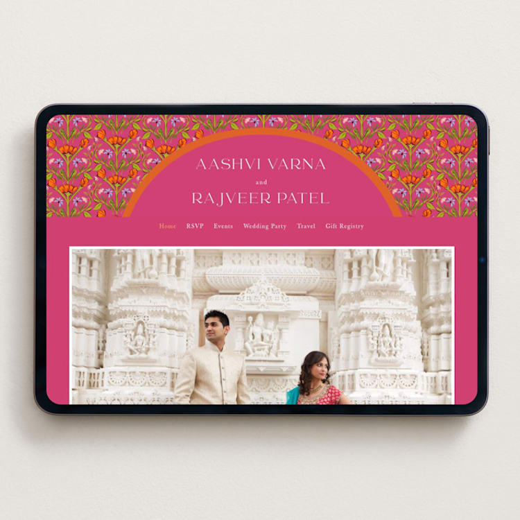 "Varna" - Wedding Website in Fuchsia by Pati Cascino - Desktop Design