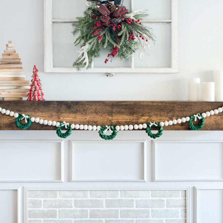 "Wreath Felt Garland, White and Green, (6 feet)" - Garlands in white by Nivas Collection