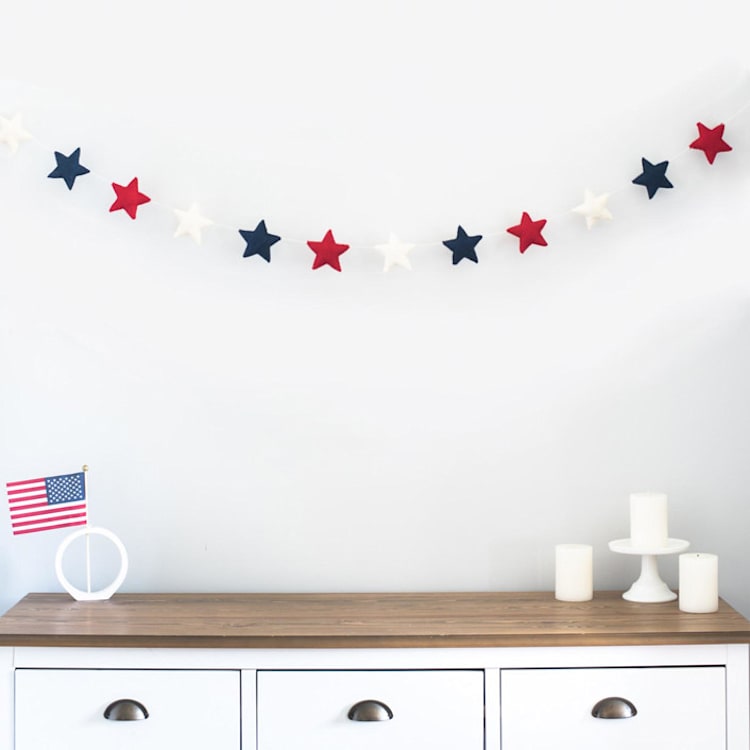 "Star Garland (Patriotic, 6 feet)" - Garlands in multicolor by Nivas Collection