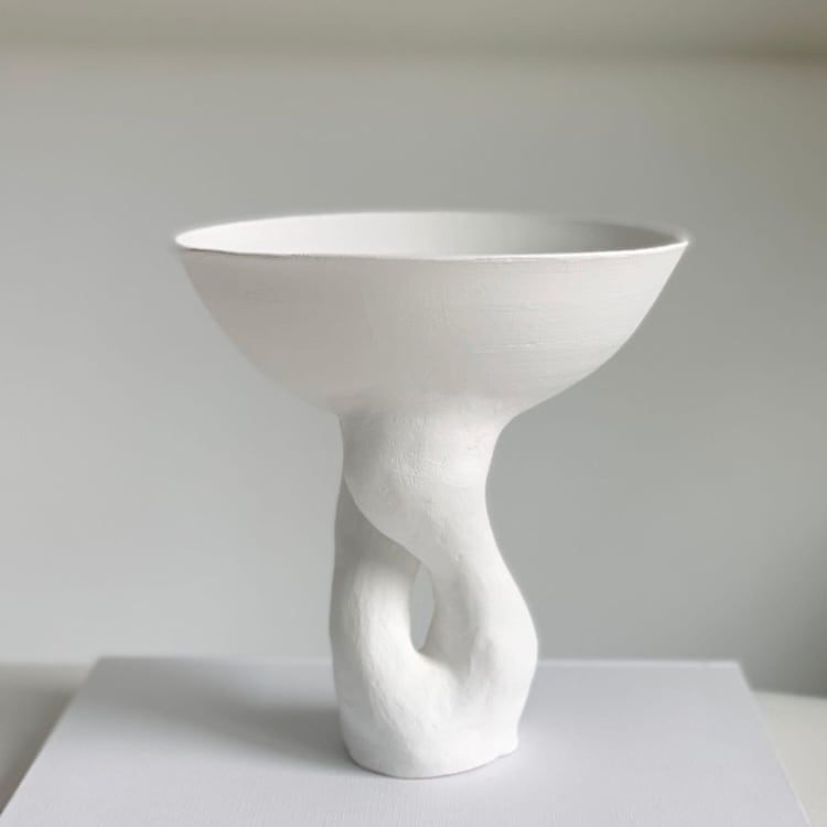 "Sculptural Pedestal Bowl" - Decorative Object in white by Cloude Made