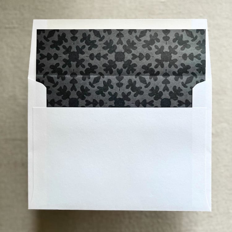 "A7 Envelope Liners Isabella in Noir on Noir for Straight Flap Envelopes | Pack of 10" - Envelope Liners in black by Renée Stramel