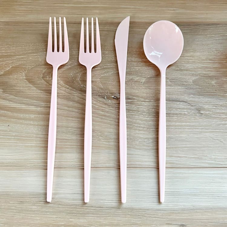 "Mod Cutlery | Blush Rose" - Flatware Sets in blue by Prêt-à-PartyNY