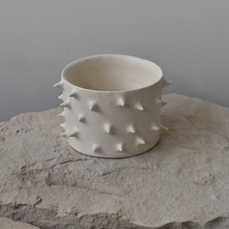 "Spikes White Ceramic Handmade Plant Pot" - Planters in beige by OWO Cerámica
