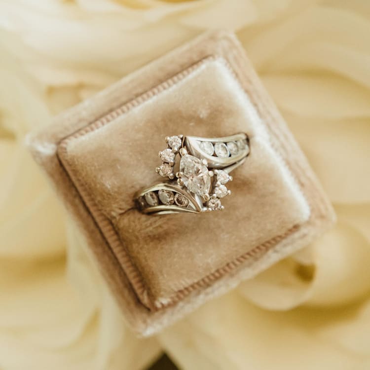 "Ring Box for Wedding Engagement Band Velvet Square" - Ring Boxes in multicolorassorted-colors by Ribbon and Rings