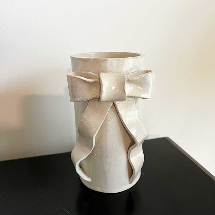 "Ribbon Bow Vase - Medium" - Vases in white by Sidney Field