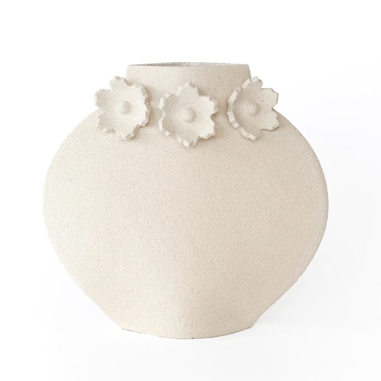 "Ceramic Vase Sculptural Flowers" - Vases in white by Inhee Ma