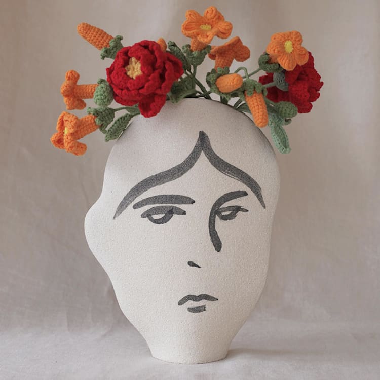"Ceramic Vase ‘Frida N°2'" - Vases in white by Inhee Ma