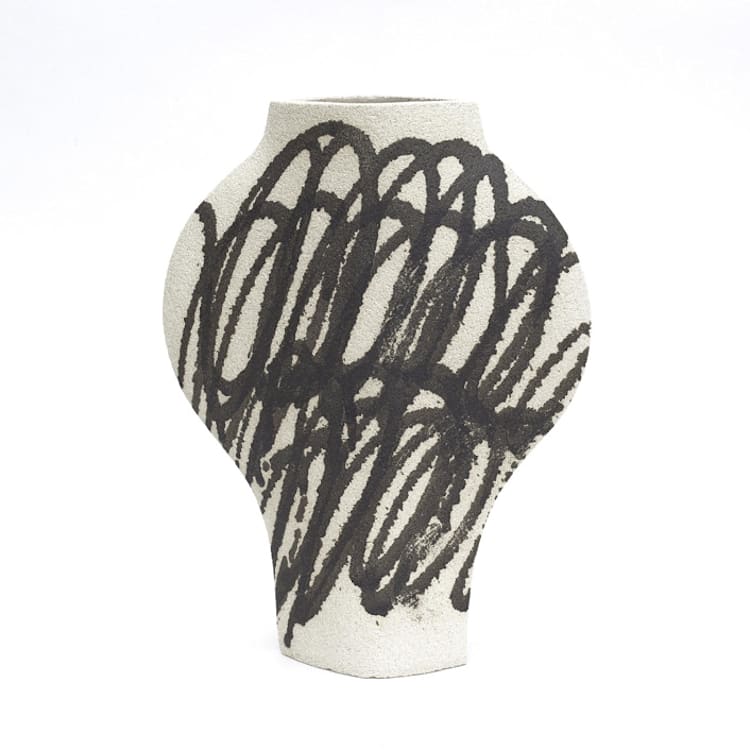 "Ceramic Vase ‘Dal - Circles Black’" - Vases in black by Inhee Ma
