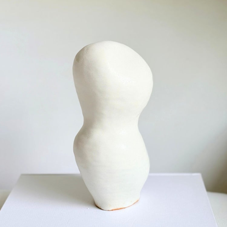 "Contour No. 1" - Vases in white by Cloude Made