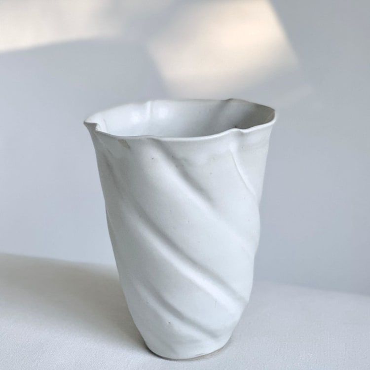 "White Spiral Vase" - Vases in white by Cloude Made