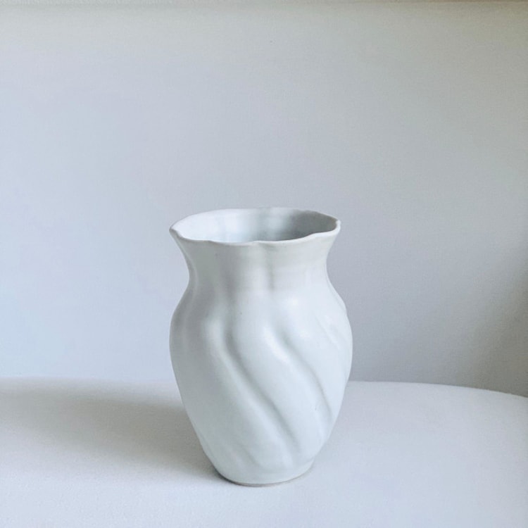 "White Spiral Vase" - Vases in white by Cloude Made