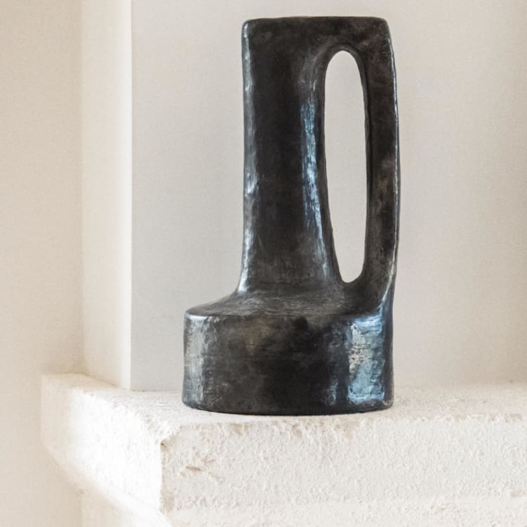 "JAMILA BLACK" - Vases in black by Jana Mistrik