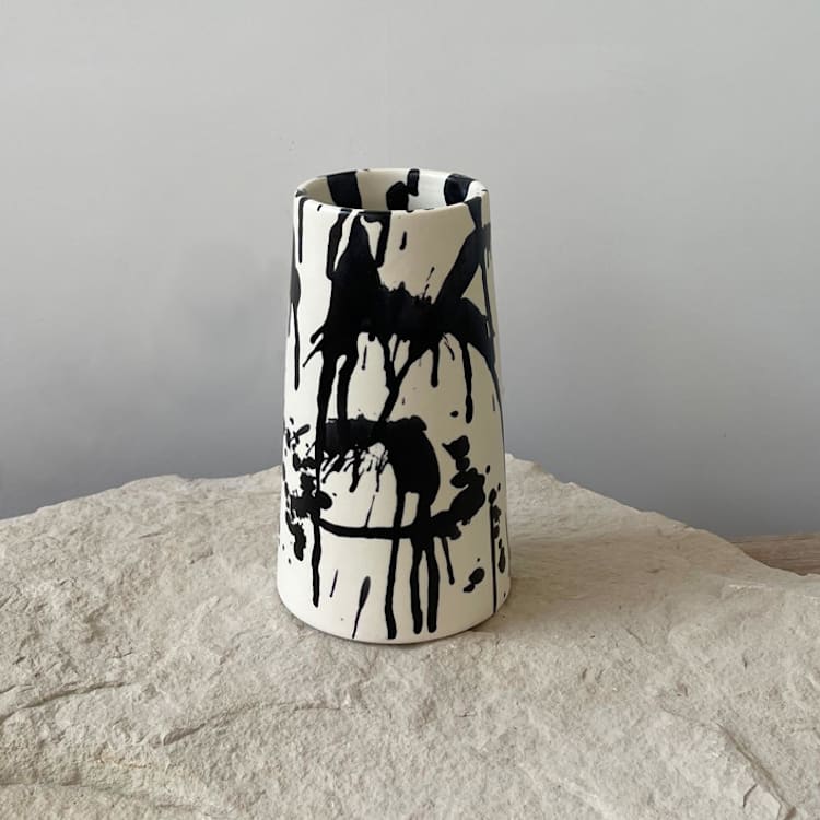 "Rock Handmade Ceramic Flower Vase II - Black & White" - Vases in black by OWO Cerámica