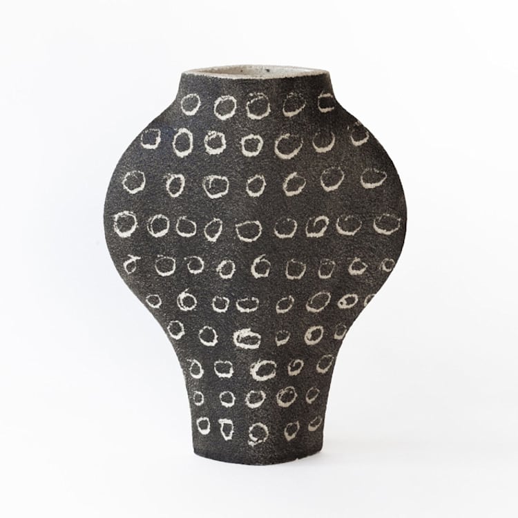 "Ceramic Vase Dal - Negative Rounds" - Vases in white by Inhee Ma
