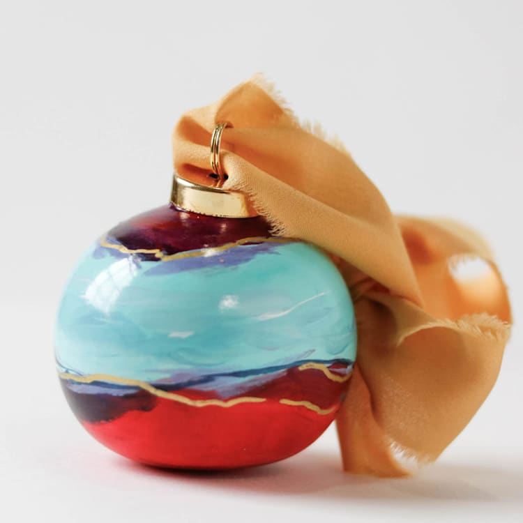"Abstract Ornament - Red Abstract 08" - Ornaments in red by Weronika Zubek