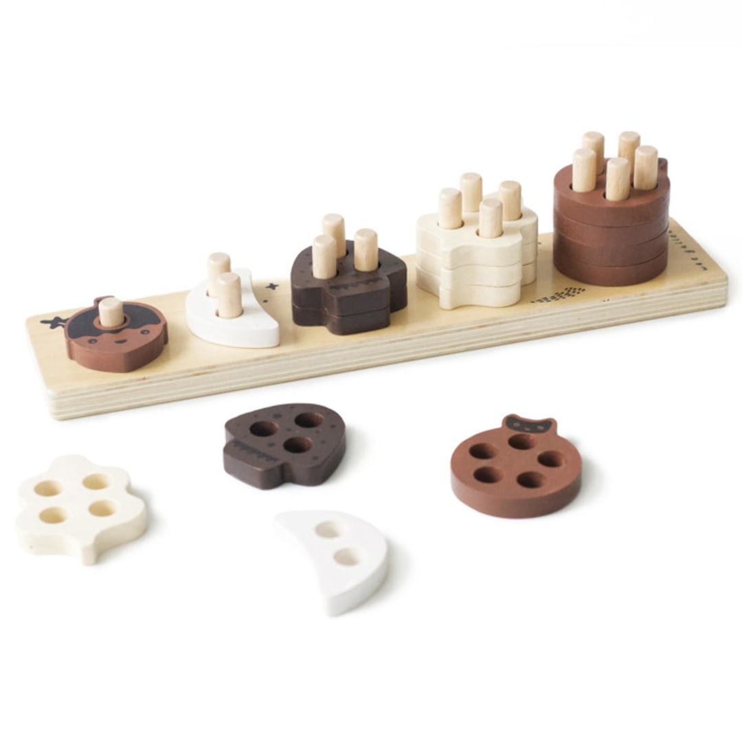 "Wee Gallery Count and Stack" - Baby Toys in natural by Wee Gallery