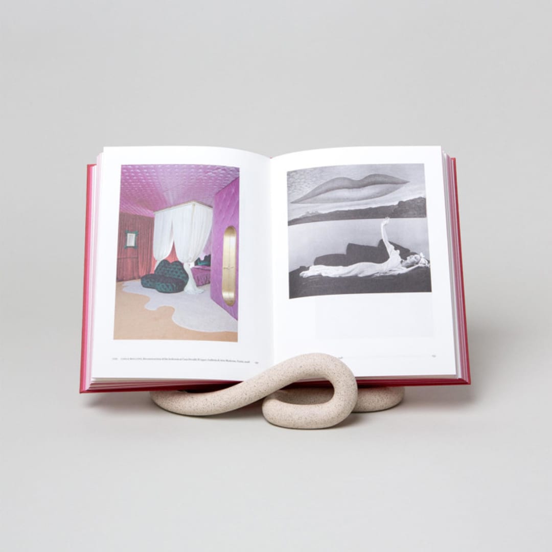 Lumbra Bookstand, Sand