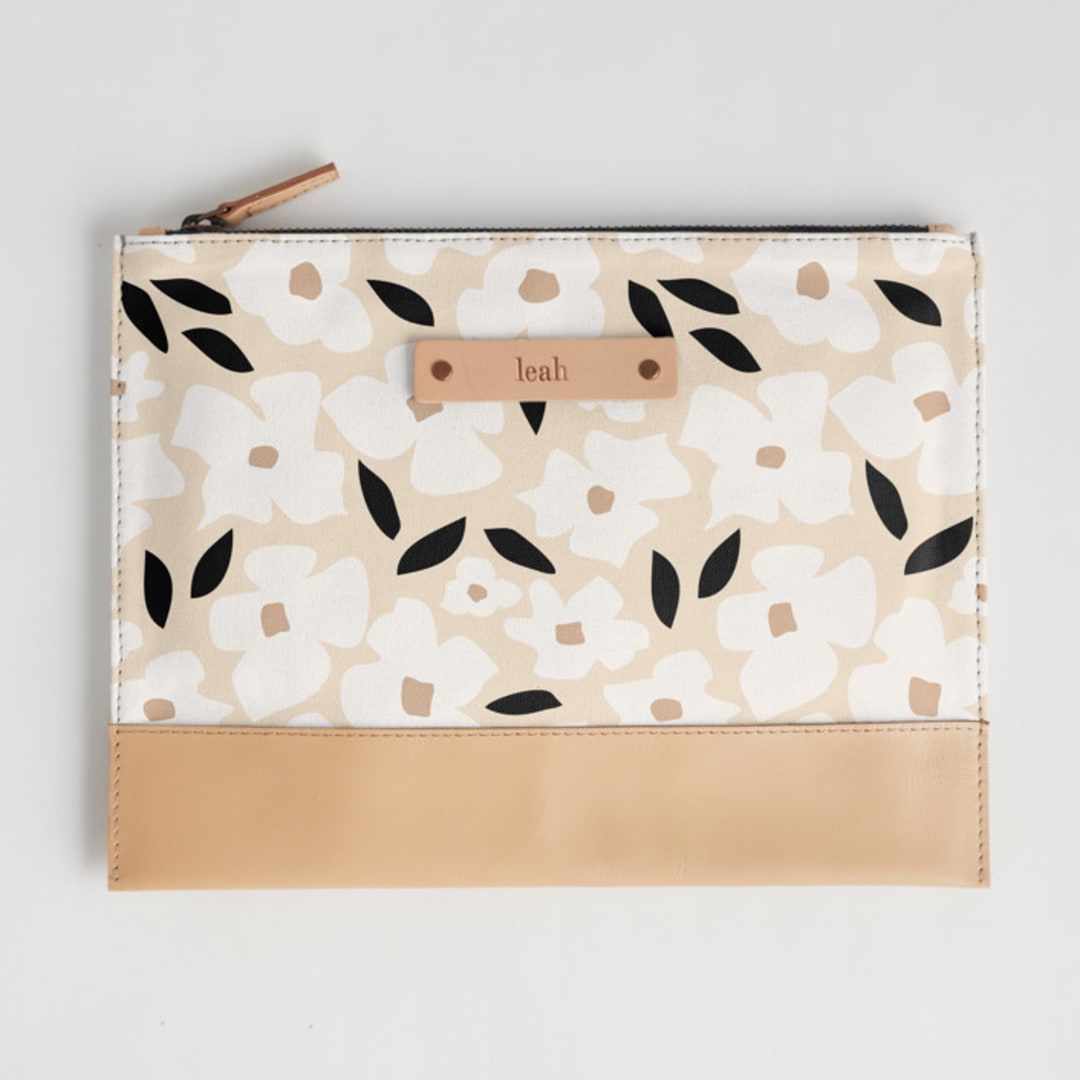 "Primavera" - Casual Clutch in Daisy by Iveta Angelova - Casual Clutch