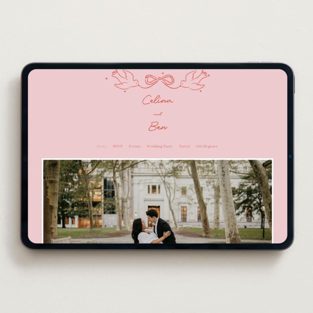 "The Bird Song" - Wedding Website in Peach by Helena Vitto - Desktop Design