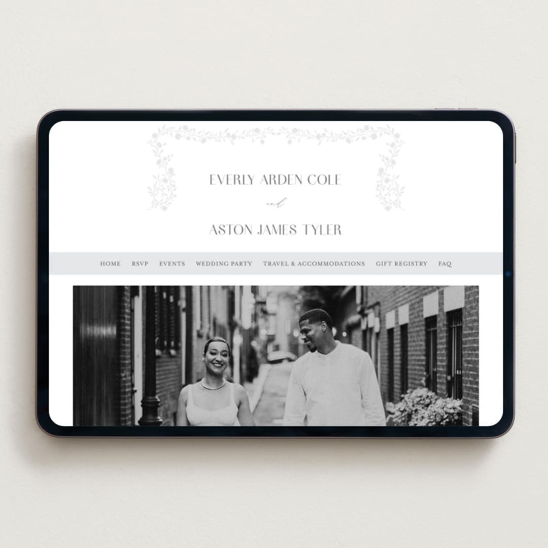 "Delicately" - Wedding Website in Gravel by Nicoletta Savod - Desktop Design