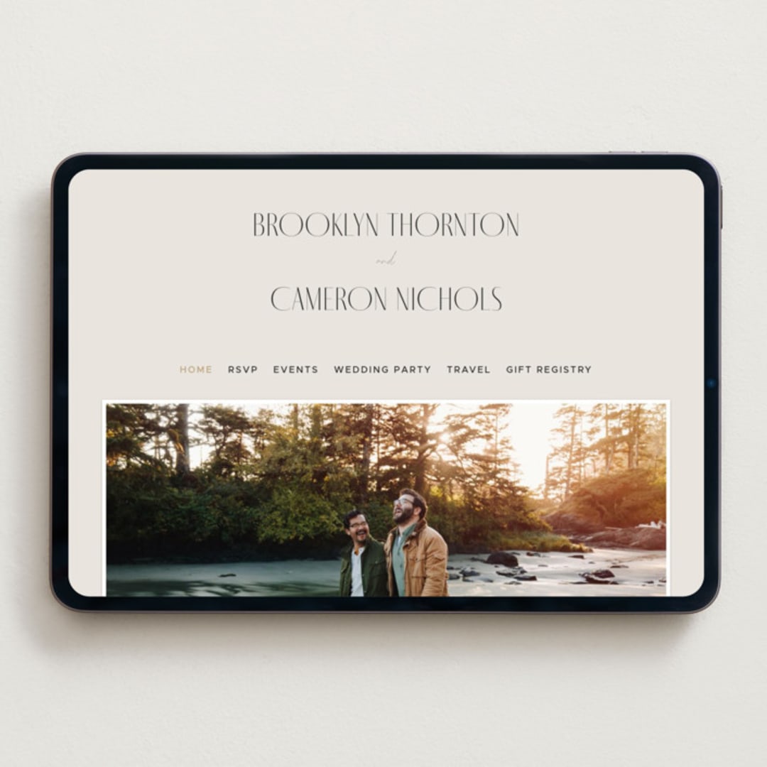 "Arabilla Overlap" - Wedding Website in Linen by Kelly Schmidt - Desktop Design
