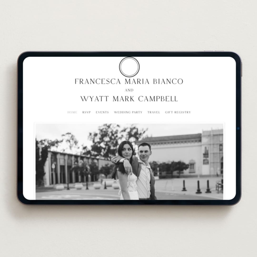 "Circle monogram" - Wedding Website in Cotton by Stacey Meacham - Desktop Design