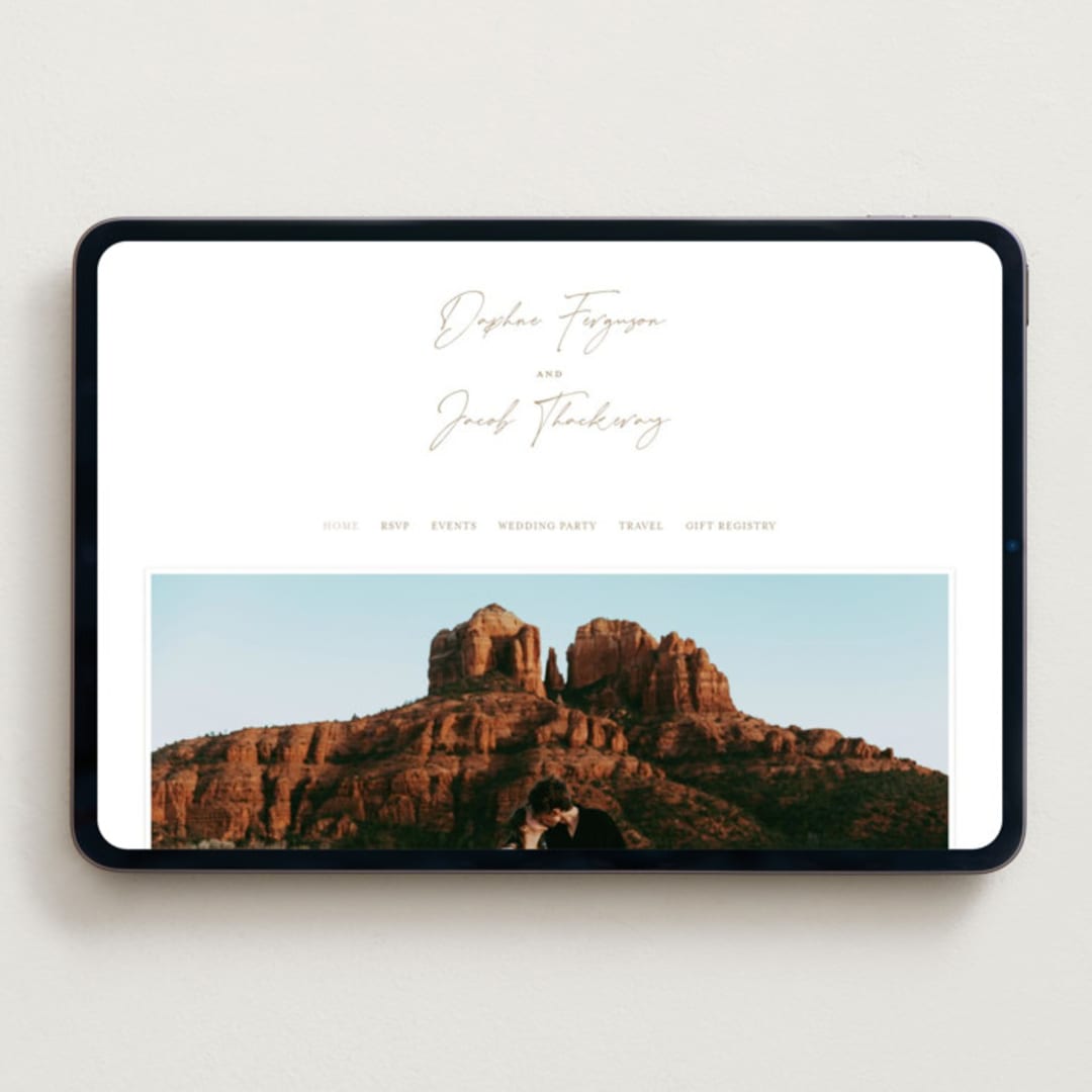 "Mille-feuille" - Wedding Website in Matte Gold by chocomocacino - Desktop Design