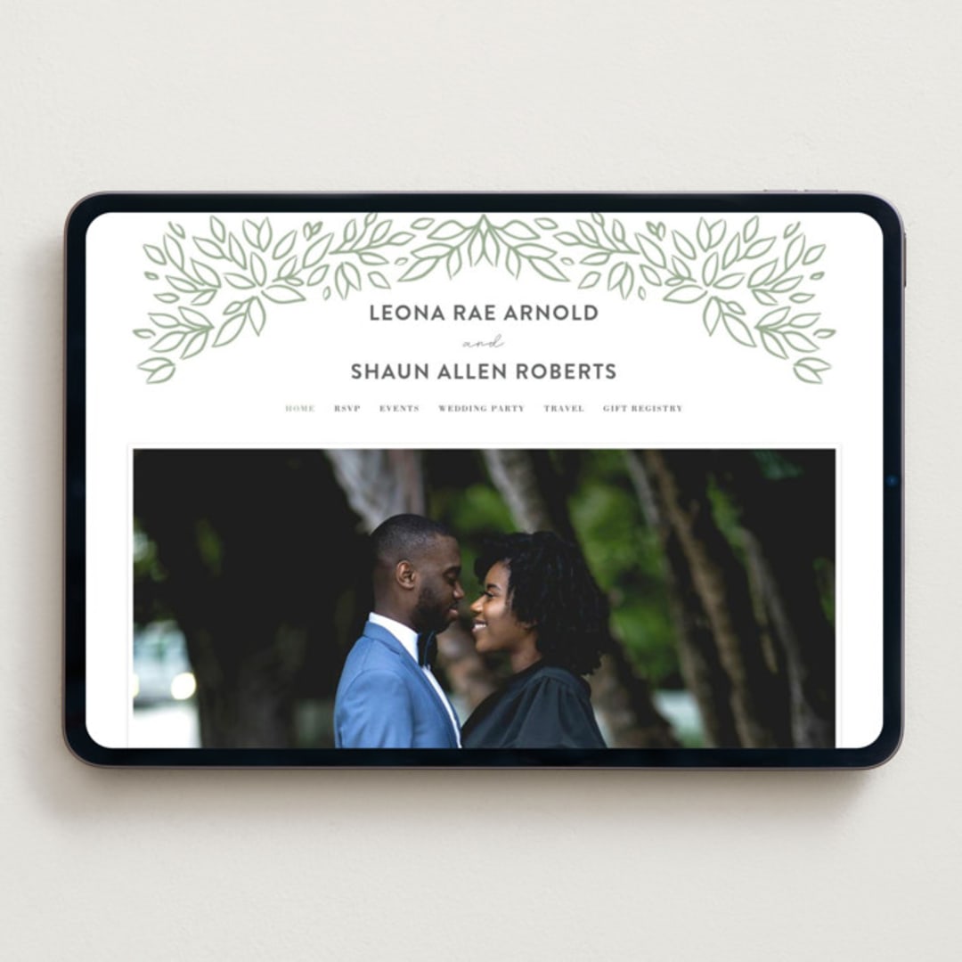 "Lovely Leaves" - Wedding Website in Mint by Jessie Steury - Desktop Design