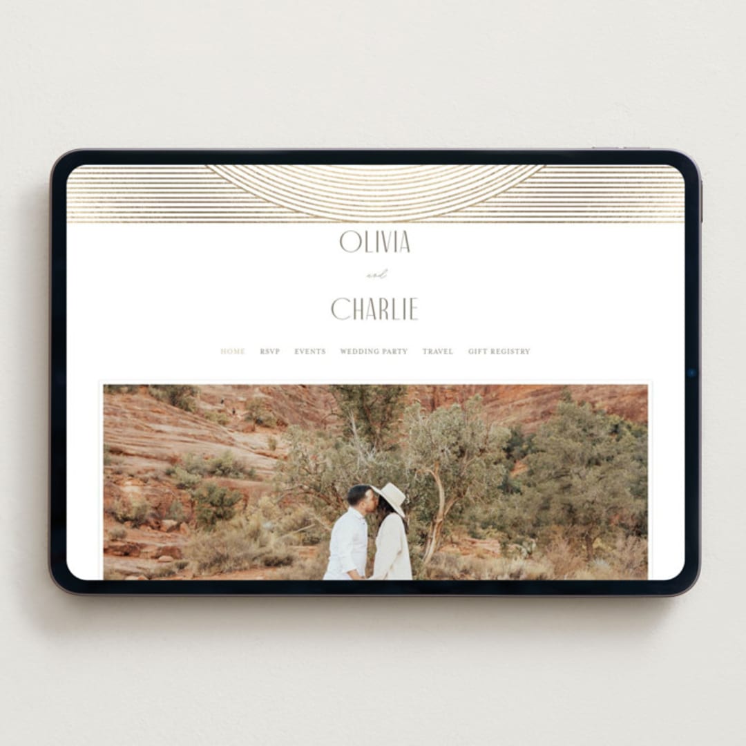 "Moderne" - Wedding Website in Alabaster by Pixel and Hank - Desktop Design