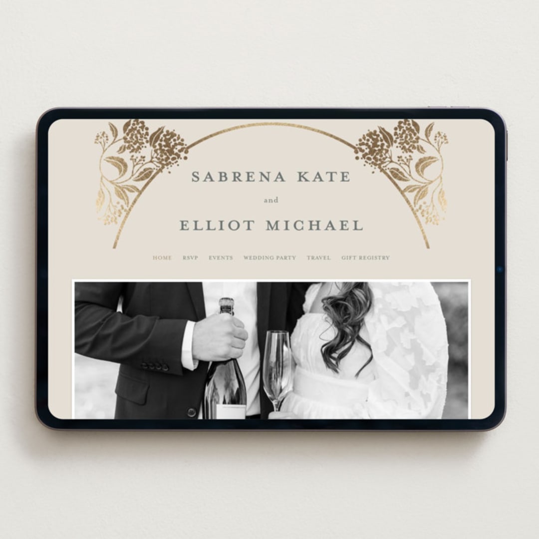 "Shimmering Hydrangeas" - Wedding Website in Tea Time by Susan Zinader - Desktop Design