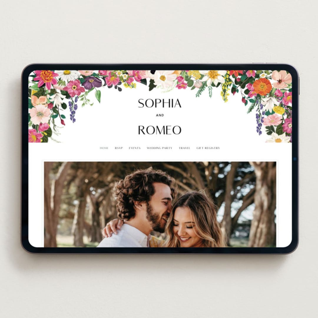 "Secret Garden" - Wedding Website in Daisy by Susan Moyal - Desktop Design