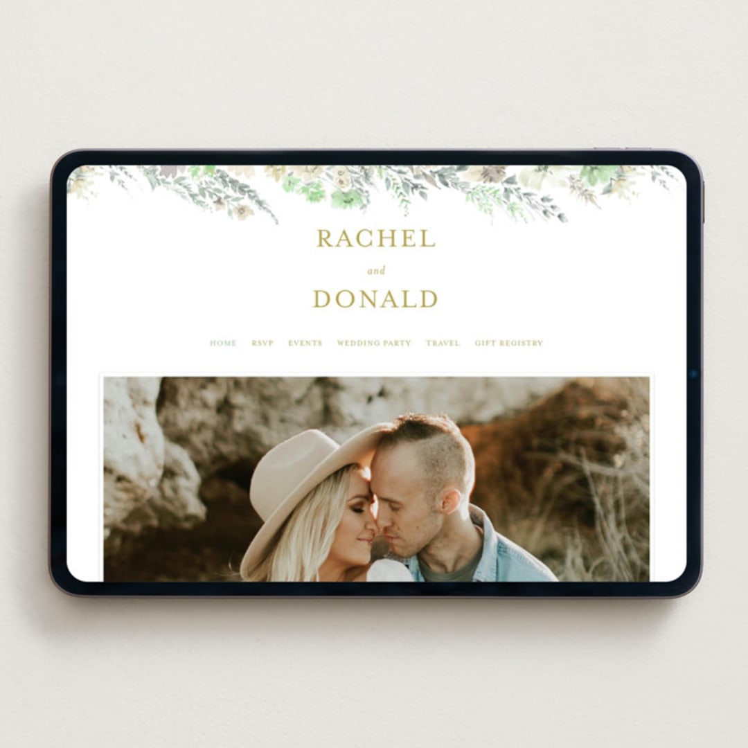 "Floral Arch" - Wedding Website in Greenery by Phrosné Barwood - Desktop Design