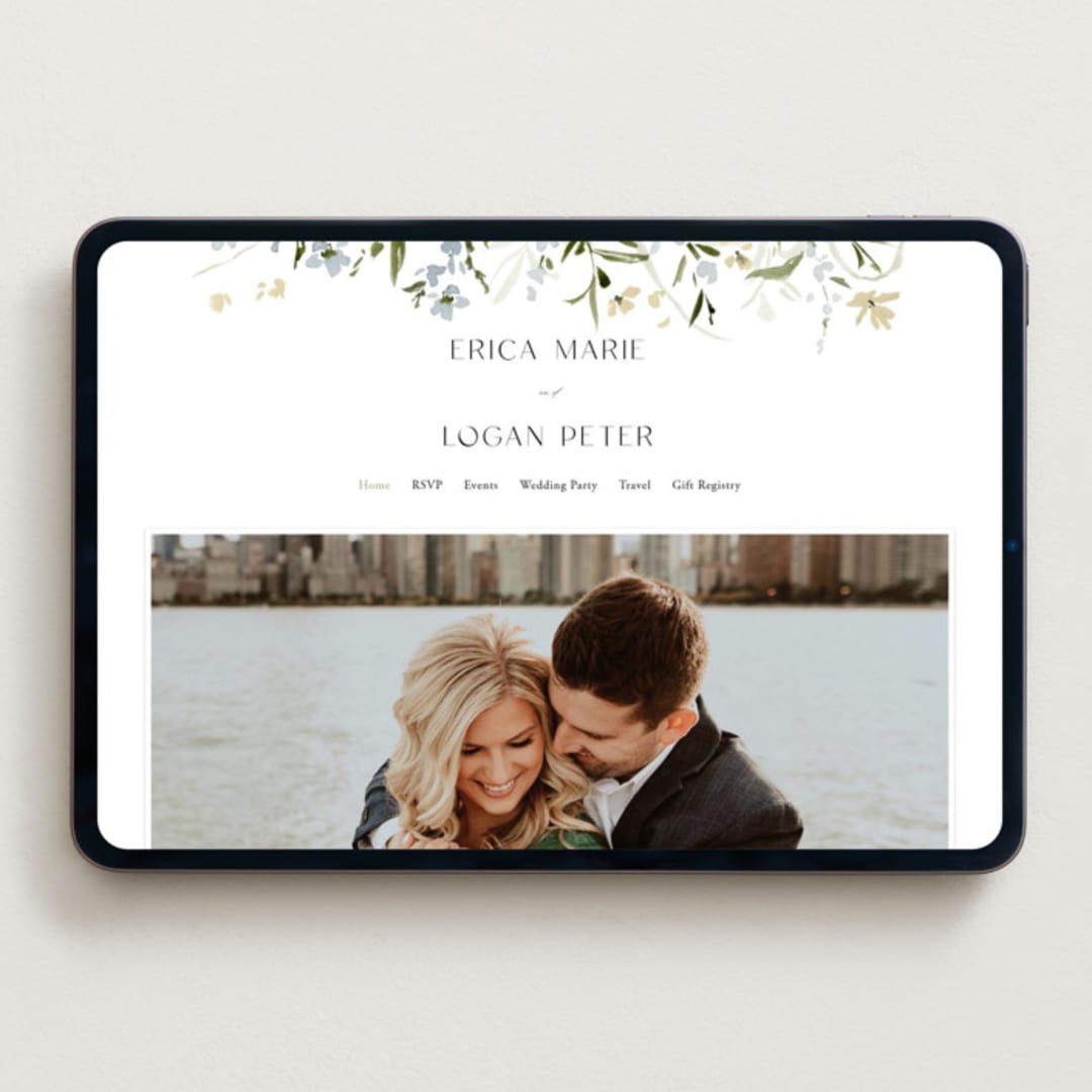 "Fleur" - Wedding Website in Lily by Everett Paper Goods - Desktop Design