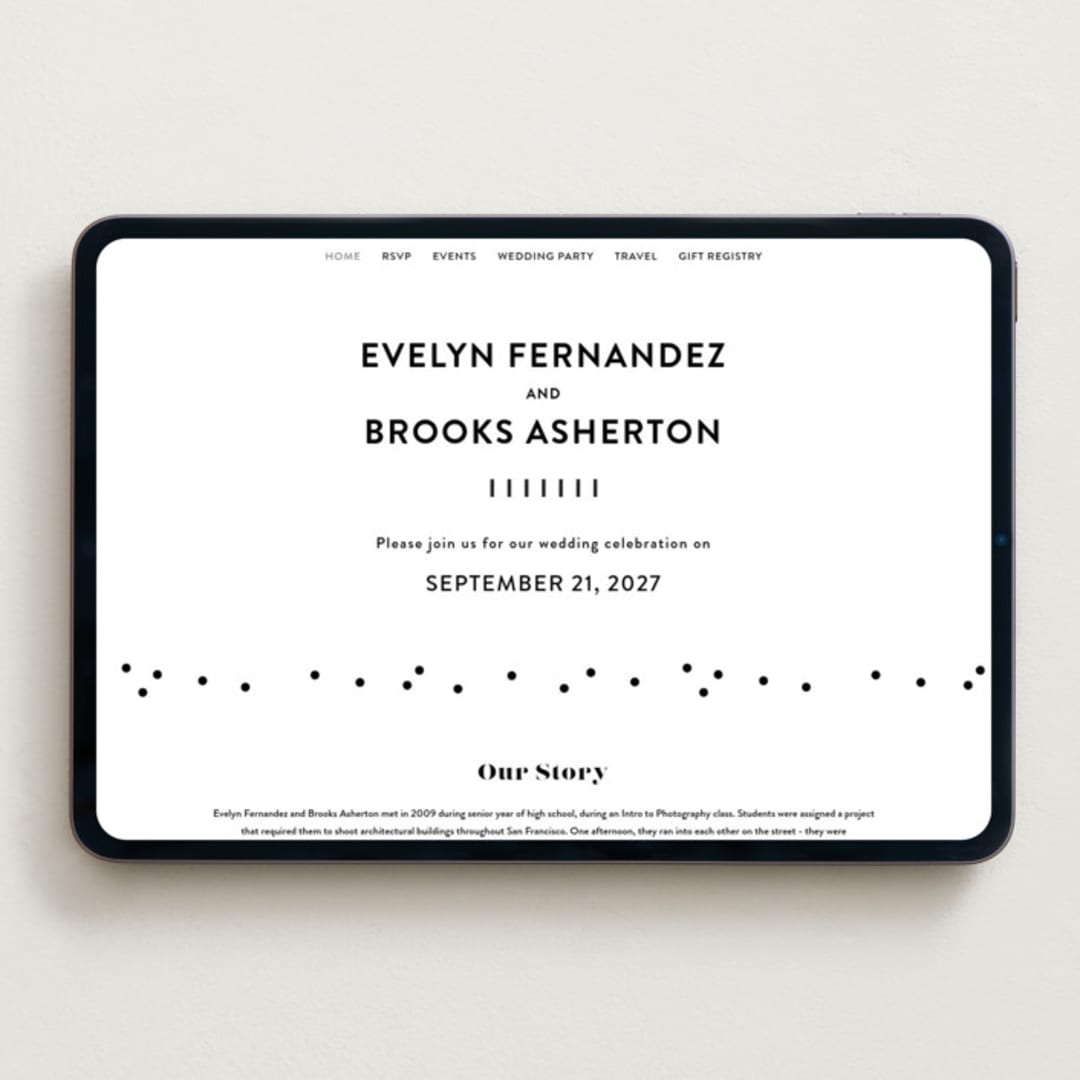 "Make it official" - Wedding Website in Panda by Lea Delaveris - Desktop Design