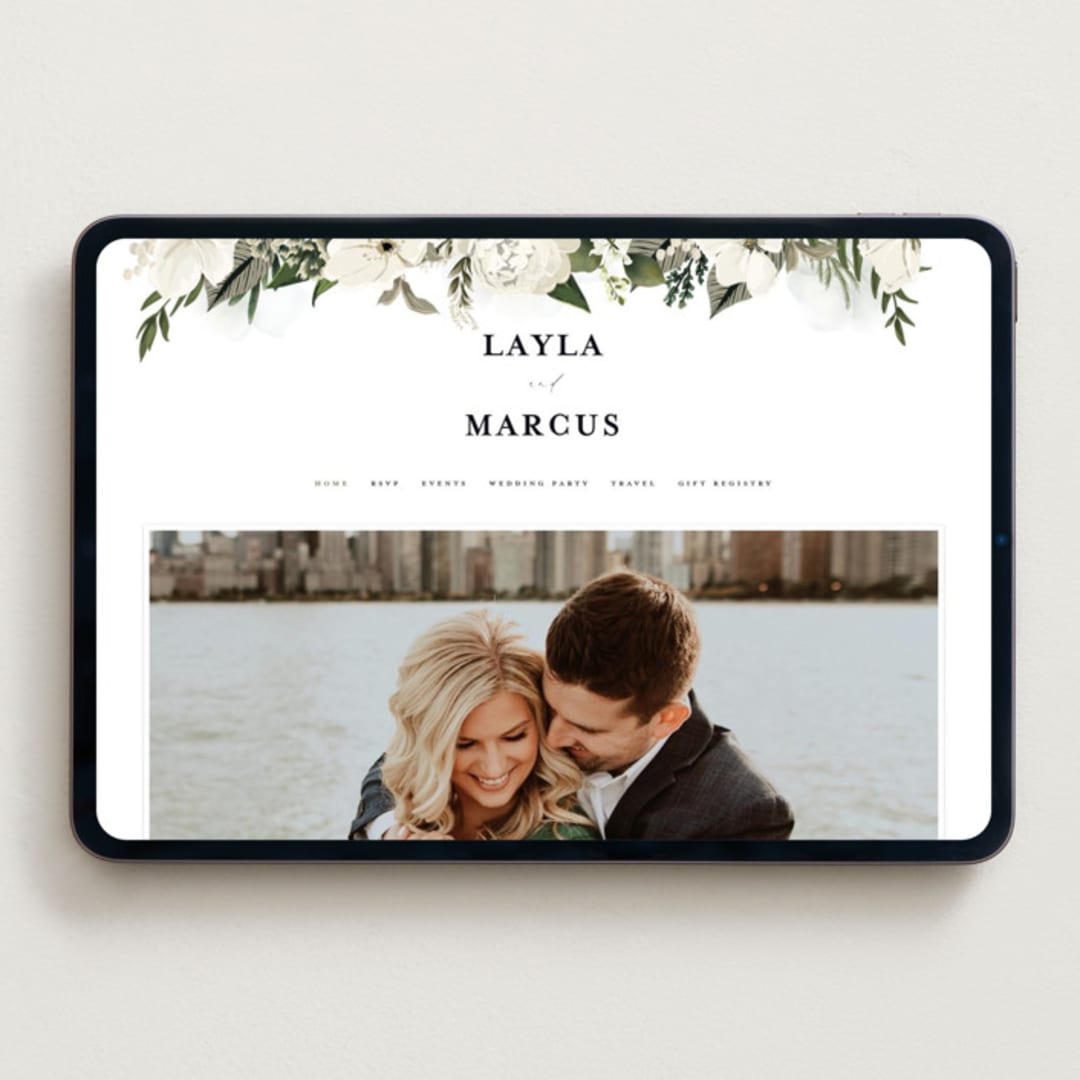 "Classic Love" - Wedding Website in Vanilla by Susan Moyal - Desktop Design