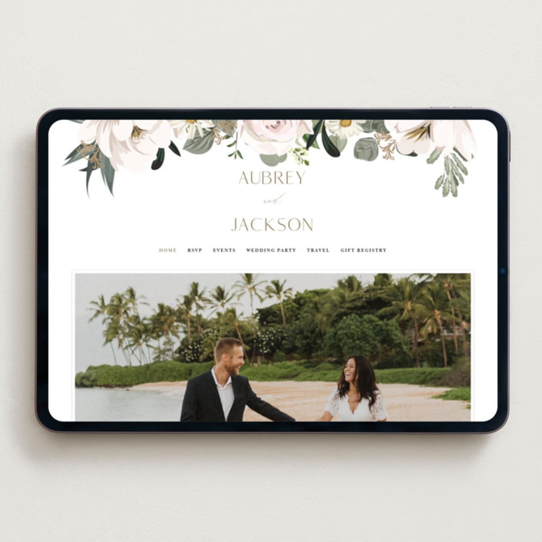"Country Garden" - Wedding Website in Verdant by Susan Moyal - Desktop Design