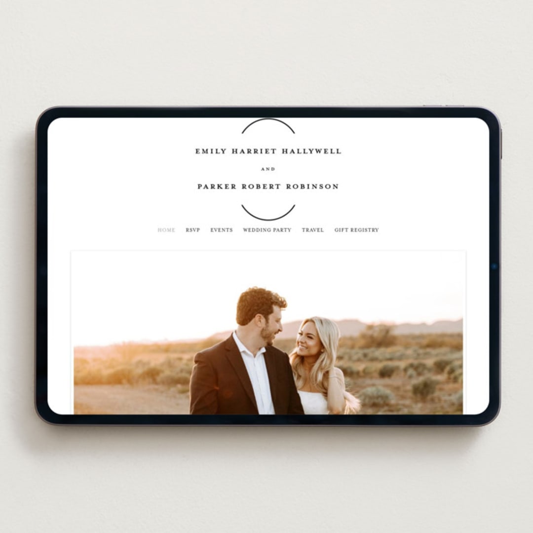 "Paradox" - Wedding Website in Soft Black by Gwen Bedat - Desktop Design