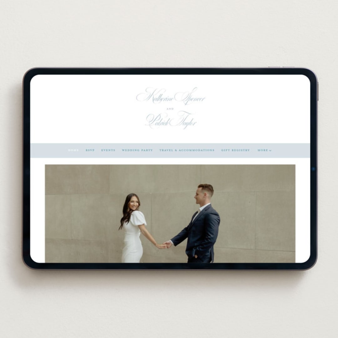 "Coastal crest" - Wedding Website in Ocean by Creo Study - Desktop Design