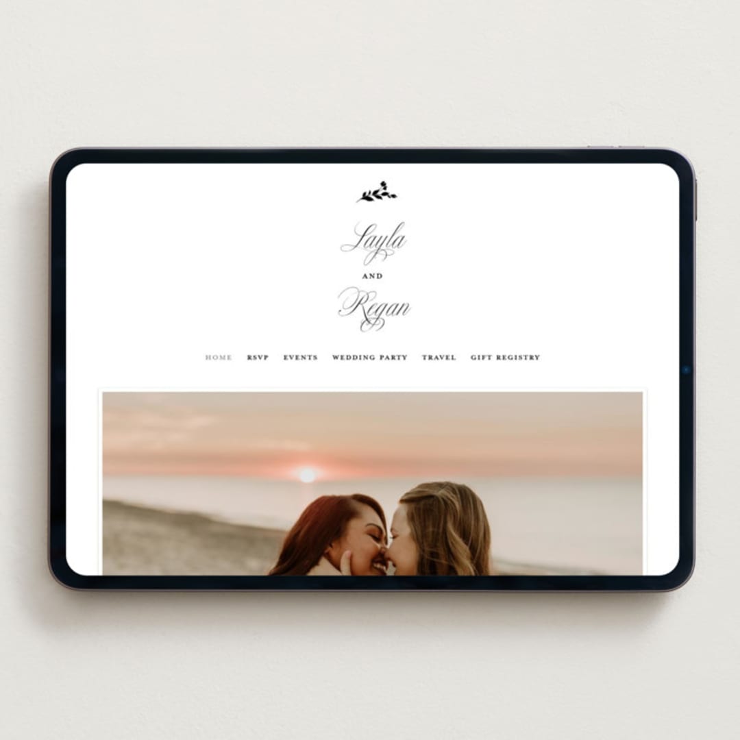 "Simply Classic" - Wedding Website in Ebony by Laura Hamm - Desktop Design