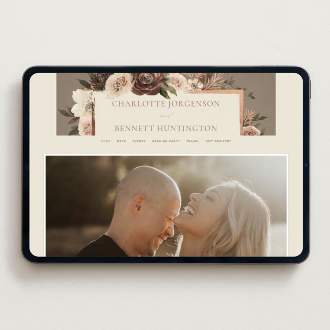 "Romantic Frame" - Wedding Website in Rose by Wildfield Paper Co - Desktop Design
