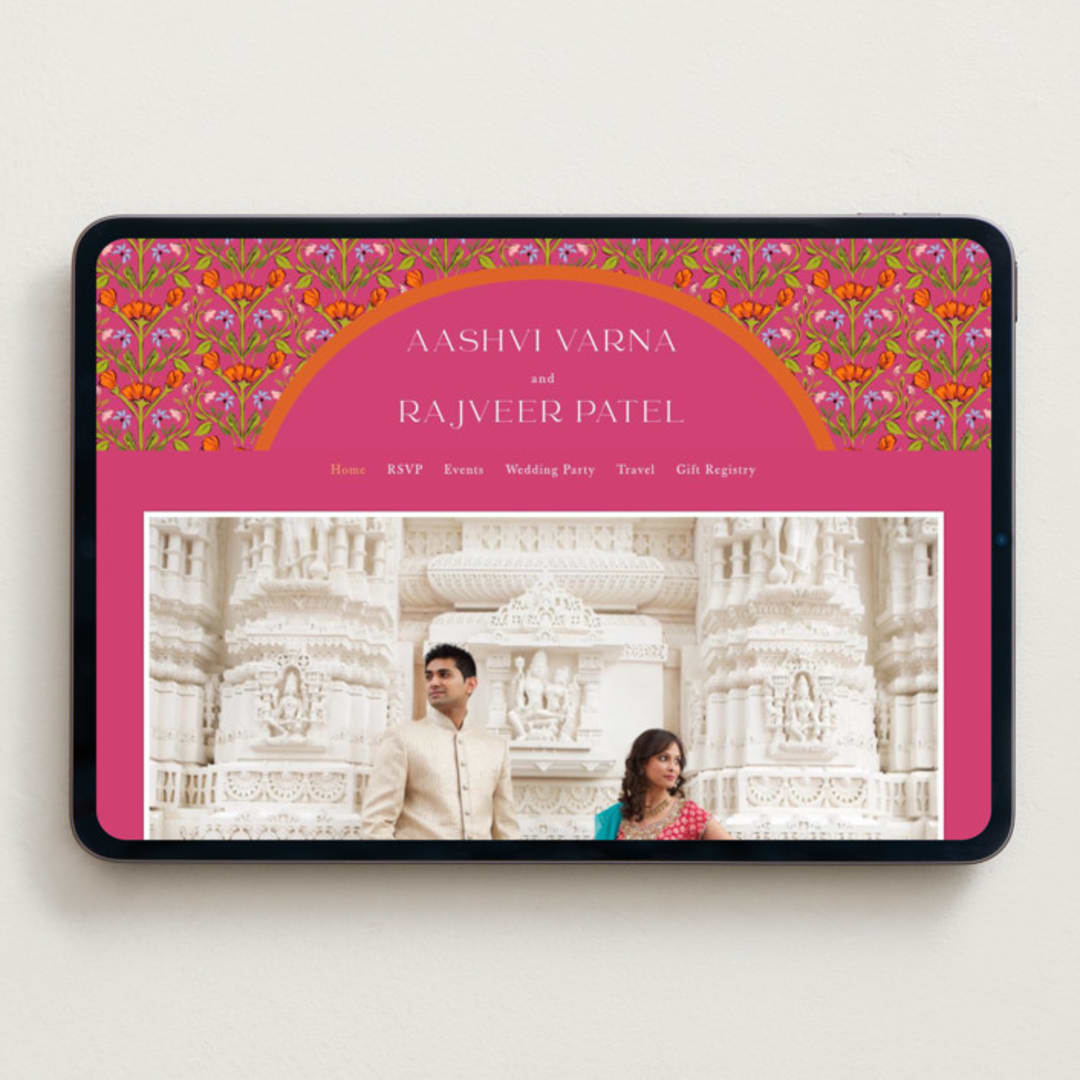 "Varna" - Wedding Website in Fuchsia by Pati Cascino - Desktop Design