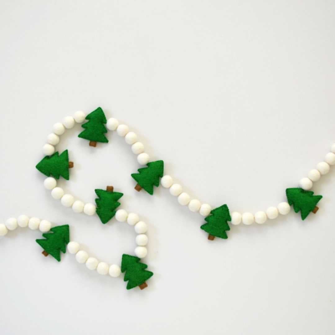 "Felt Christmas Garland, Trees & White Felt Balls" - Garlands in green by TwentyEight12